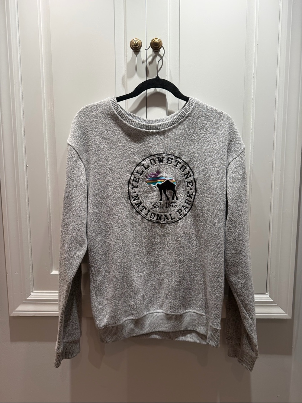 Yellowstone National Park Embroidered Crewneck Sweater - Light Gray